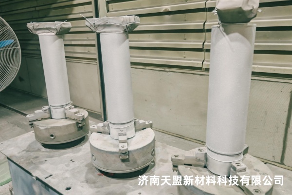 闸板轴作为工业阀门核心部件，长期承受摩擦、腐蚀等严苛考验，表面磨损、拉伤直接导致设备停机，给企业带来巨大损失。香蕉看片视频采用HWOF+2700 超音速喷涂工艺，精准攻克闸板轴修复难题，以超高标准交付成果，赢得客户高度认可！ 修复核心亮点十足：选用高性能复合喷涂材料Cr₂C₃-25NiC+10C4CrWC ，兼具超强耐磨性与抗腐蚀性，完美适配复杂工况需求。通过先进超音速喷涂技术，涂层结合牢固紧密，无砂眼、气孔、剥离等缺陷，从根源上杜绝使用中脱落风险。 严格把控加工精度：喷涂后经精密加工，尺寸完全契合图纸要求，表面粗糙度低至Ra0.4，直线度、跳动、同心度均控制在 **<00.02mm** 以内，确保安装后运转顺畅、密封严密。针对闸板轴表面受损问题，量身定制喷涂方案，全面恢复甚至超越原部件性能。 无论是恶劣工况下的磨损修复，还是精准尺寸的恢复需求，香蕉看片视频都能凭借成熟工艺、优质材料与严苛质控，为客户提供高可靠性解决方案。此次闸板轴喷涂修复项目，不仅解决了客户设备运维痛点，更以超预期效果收获满意反馈，成为工业部件精准修复的标杆案例！.jpg